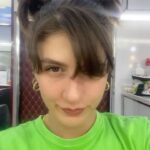 Naz Çağla Irmak Instagram - Buyrunuz Sen İnandır dump 🌱💚 Şimdi yayında! Sadece @netflixturkiye ‘de 🫵🌹 Ah Assos, sana bayıldım! İzleyin, içiniz ısınsın 🫠 @muratsaracoglu @evrenkarabyk @armanguvenc 💛