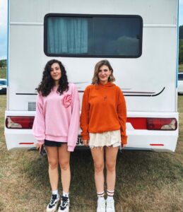 Naz Çağla Irmak Instagram - Sema&Edanur, giriş-gelişme-sonuç 💁🏻‍♀️ @hudutsuzsevdadizi