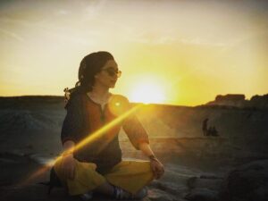 Nazanin Bayati Instagram - در گوش دلم گفت فلک پنهانی 
حکمی که قضا بود ز من میدانی
در گردش خویش اگر مرا دست بدی
خود را برهاندمی ز سرگردانی
.
.
.
خیام
.
.
.
(جنوووووووووب 🤩🤩🤩بمانی همیشه برای مان❤️⭐️)
