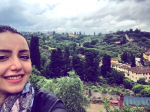 Nazanin Bayati Instagram - 🇮🇹💚💟❤️🙏🏻🙏🏻
حیف نیست بهار
از سر اتفاق بغلتد در دستم
آن وقت تو نباشی!
.
.
شمس لنگرودی
