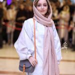 Nazanin Bayati Instagram - فتادیم و فتادیم بدان سان که نخیزیم ندانیم ندانیم چه غوغاست خدایا🙏🏻🙏🏻☺️🙏🏻 . . . مرسی از همه کسانی که این شب و برای من ساختن و ماندگار کردن☺️☺️🙏🏻🌸🌹🙏🏻 . . . . . . Make up:@shakiba_ahadizadeh . . @maryamrazavii 📸📷🌹🙏🏻