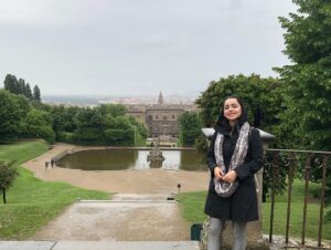 Nazanin Bayati Instagram - 🇮🇹💚💟❤️🙏🏻🙏🏻
حیف نیست بهار
از سر اتفاق بغلتد در دستم
آن وقت تو نباشی!
.
.
شمس لنگرودی