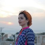 Nazanin Bayati Instagram – در گوش دلم گفت فلک پنهانی 
حکمی که قضا بود ز من میدانی
در گردش خویش اگر مرا دست بدی
خود را برهاندمی ز سرگردانی
.
.
.
خیام
.
.
.
(جنوووووووووب 🤩🤩🤩بمانی همیشه برای مان❤️⭐️)