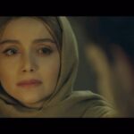 Nazanin Bayati Instagram - آخر یه روزی عشقم رو قلب تو نشونه‌ش رو می‌گیره… ترانه #قطب_شمال با صدای فرزاد فرزین منتشر شد 🔥 اولین قسمت از سریال «قطب شمال» فردا ساعت ۸ صبح در #فیلیمو 🧡 آهنگساز و ترانه‌سرا: فرزاد فرزین کارگردان: امین محمودی یکتا تهیه کننده: اکبر تحویلیان نویسندگان: حامد افضلی و امین محمودی یکتا تبلیغات: استودیو فیلیمو