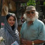 Nazanin Bayati Instagram - ايشونم خود اقاى وزيرى هستن...استادى بسيار خلاق...كه با زباله ها بازيافتى مجسمه هاى بسيار جذاب درست مى كنن👍🏻👍🏻