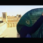 Nazanin Bayati Instagram - با توام ای شور، ای دلشوره ی شیرین! با توام ای شادی غمگین! با توام ای غم! غم مبهم! ای نمی دانم! هرچه هستی باش! اما کاش... نه، جز اینم آرزویی نیست: هرچه هستی باش! اما باش! . . قیصر امین پور
