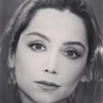 Nazanin Bayati Instagram - . به من در عمق نگاهت که ناکجای جهان است... وطن بده . . #افشین_یداللهی