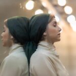 Nazanin Bayati Instagram - . به روزگار شبی بی‌سحر نخواهد ماند چو چشم باز کنی صبحِ شب‌نورد اینجاست ... . . . . ايرِنه و فروغ هم تمام شدن🎭 . . . #کلنل @zarjooyan 📸📷🙏🏻