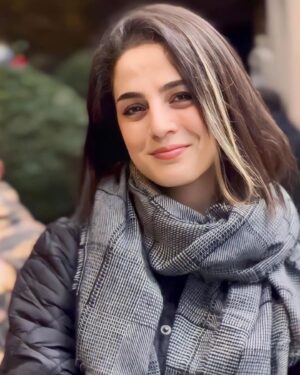 Nazanin Boniadi Instagram - #WomanLifeFreedom lives on. If democracy ever prevails in Iran it will be because of Iranian heroes like #RoyaHeshmati and #ZeynabKhonyabpour who refuse to bow to the Islamic Republic’s tyrannical rule.

Roya Heshmati (slide 1) received 74 lashes after being convicted for refusing to abide by the Islamic Republic’s draconian hijab law. “I won’t cover up” she pronounced even as they executed her barbaric punishment in what she described as “a medieval torture chamber.” 

Zeynab (Bahar) Khonyabpour (slide 2) has received a two year prison sentence for sharing photos without hijab on social media. 

They risk everything for freedom even as the world has moved on.