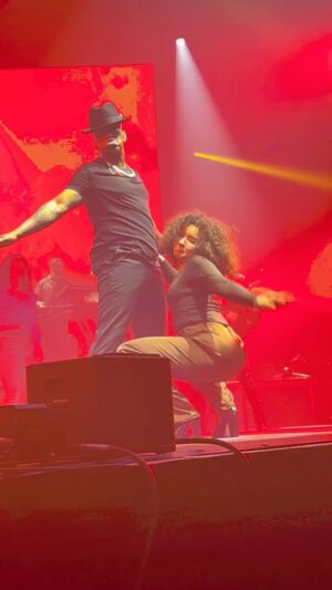 Ne-Yo Instagram - Paris SHOWED OUT! Manchester, y'all got some competition! #ChampagneAndRosesTour 🥂🌹