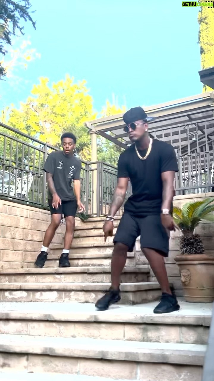Ne-Yo - 89.2K Likes - Now back to some light hearted fun on your timeline... @vibin.wit.tay
🎥: @christianngilchrist