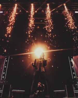 Ne-Yo Instagram - Y’all been rocking with me and I’ve been rocking y’all UK! 

Let’s keep these classic moments going! 

📸🎥: @christianngilchrist