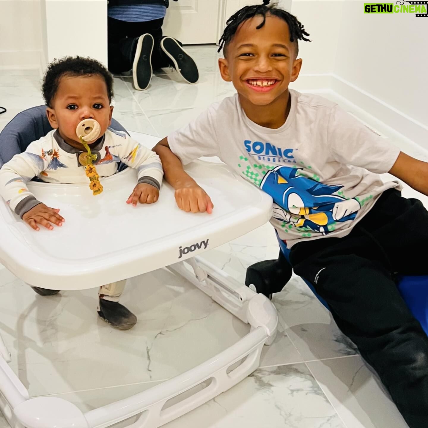 Ne-Yo Instagram - SCREAMING HAPPY BDAY TO THE BEST LIL’ BIG BROTHER IN THE WORLD!! NOT TO MENTION MY 2ND BORN BOY!! SJ you are a beam of light straight from Heaven. I thank GOD everyday for the privilege of being your dad!! I love you infinity plus 8! (Cause you’re 8 today😁) HAPPY BDAY SJ!!!! DADDY LOVES YOU!!!