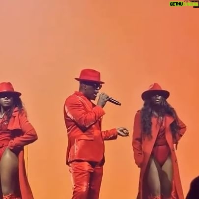 Ne-Yo Instagram - ONE👏🏽IN👏🏽A👏🏽MILLION.... Talk about a switch up 😮💨 @keniicole & @christiankellyy_ in they bag with bossman @neyo 🔥🔥🔥🔥the gworls ain't come to play! 📍Newcastle, UK tonight!!!❤️🔥❤️🔥❤️🔥let's have some fun! #champagneandrosestour #themissrights