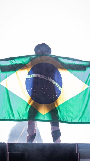 Ne-Yo Instagram - BRAZIL DID NOT DISAPPOINT!!! 🇧🇷 
I LOVE Y'ALL! 🖤
Shout out to @thetownfestival for me having me! 
🎥: @christianngilchrist