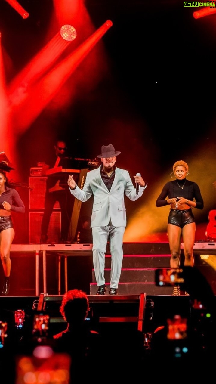Ne-Yo Instagram - 30K fans singing along to every song--word for word! Thank you Gatineau! 🖤 Brazil, I know y'all been patiently waiting. It's ALMOST TIME! 🇧🇷 🎥: @christianngilchrist