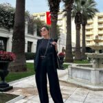 Nebahat Çehre Instagram - Sizce 1 mi? 2 mi? 😌