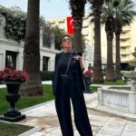 Nebahat Çehre Instagram - Sizce 1 mi? 2 mi? 😌
