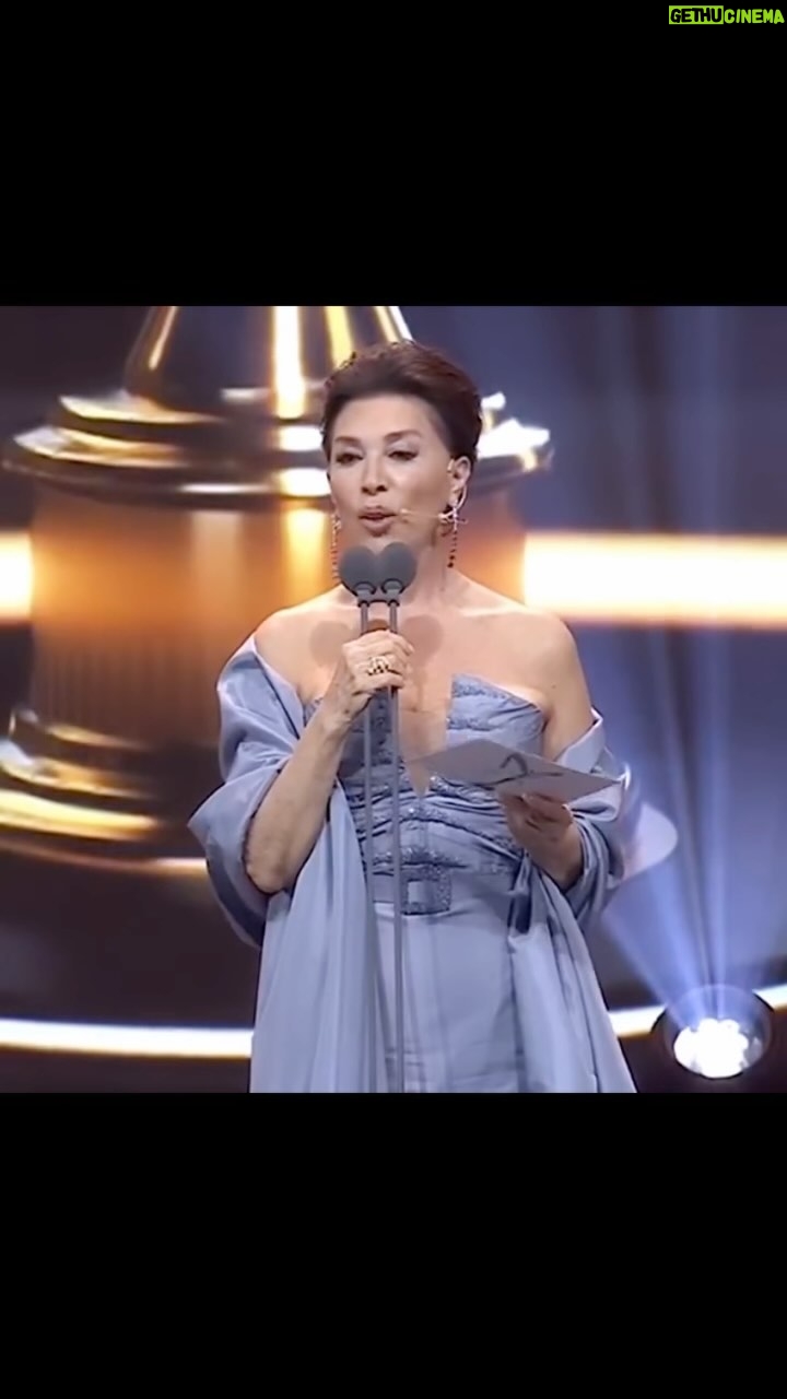 Nebahat Çehre - 42.6K Likes - Yıllardır Altın Kelebek Ödül Törenine Katılıyorum 🦋 Türkiye’nin En Prestijli Ödül Töreninde ☀️ Türkiye’nin En İyi Dizi Çiftine Ödüllerini Bu Yıl Ben Takdim Ettim ❤️ @hurriyetkelebek
En beğendiğim dizilerin başında gelen #Aile dizisinde en beğendiğim oyunculara ödüllerini vermek beni çok mutlu etti ❤️
💫 Güzelliği, zerafeti ile her zaman beğendiğim takdir ettiğim sevgili Serenay Sarıkaya 🌸 ve her zaman en sevdiğim aktör olarak kalacak olan 👑 Kıvanç Tatlıtuğ (Tatlısu🥰) ile bir arada olmak ödüllerini takdim etmek büyük keyifti ❤️ @kivanctatlitug @serenayss @ayyapim
Beni bu geceye hazırlayan sevgili @cihan.nacar çok teşekkür ederim 💎
Sizler geceyi nasıl buldunuz ?❤️