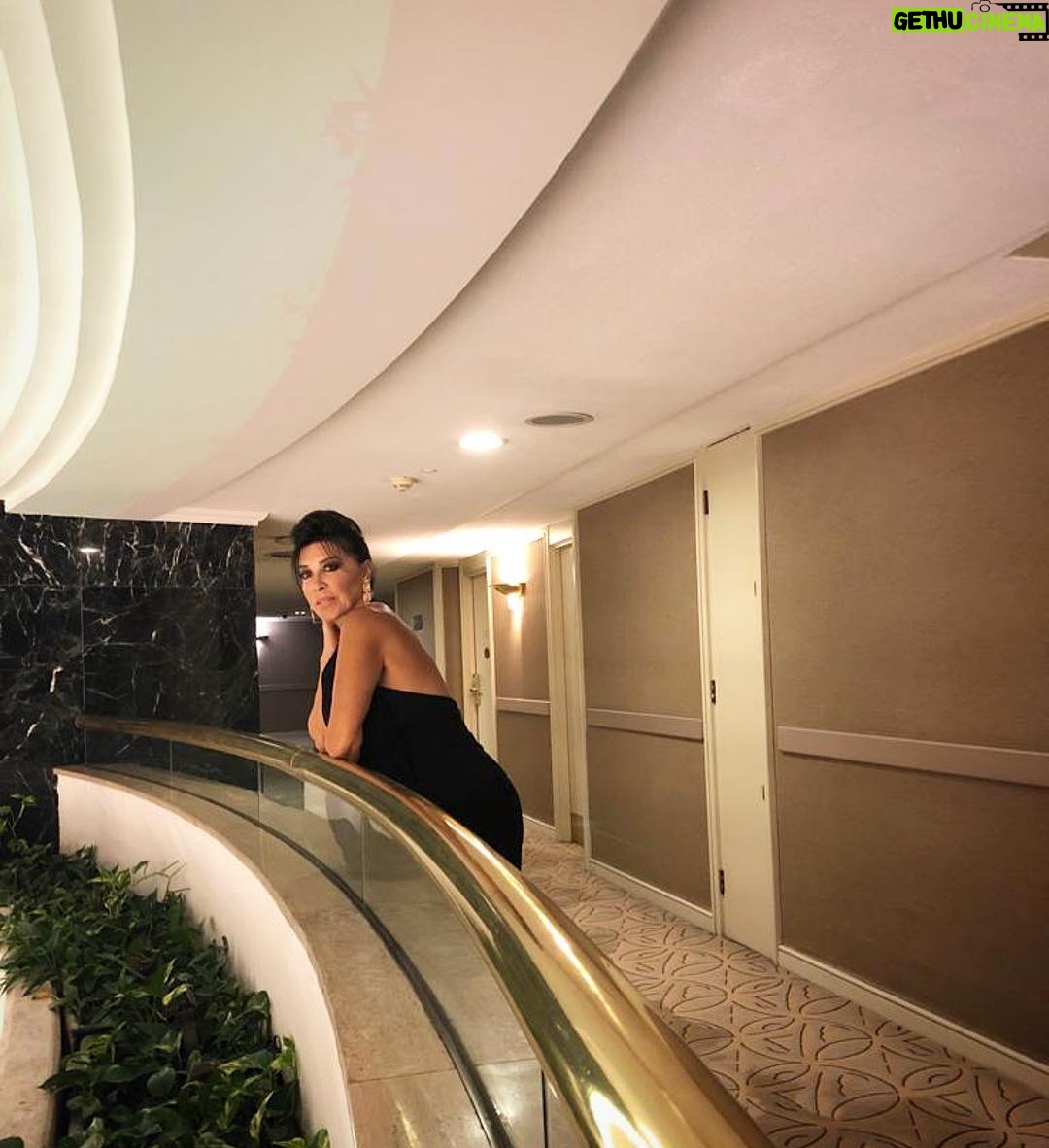 Nebahat Çehre - 42.6K Likes - Mutlu Akşamlar 😍🙏
