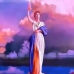 Nebahat Çehre Instagram - Her daim parlayan kadınlar yolda bazı engellere takılabilirler 🌸 Neyse ki ışığımız her daim parlamaya devam eder ❤️