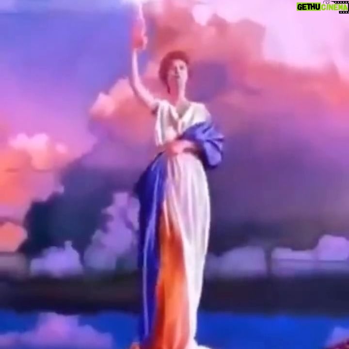 Nebahat Çehre Instagram - Her daim parlayan kadınlar yolda bazı engellere takılabilirler 🌸 Neyse ki ışığımız her daim parlamaya devam eder ❤️