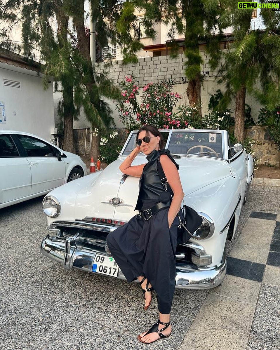 Nebahat Çehre - 44.5K Likes - 💐❤️