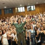Nebahat Çehre Instagram - @dogu.akdeniz.universitesi başarılı öğrencileri ile bir araya geldik ❤️ Çok keyifliydi sizlerle bir arada olmak 😍 Tekrar görüşmek üzere 👋 @selcukkayamanagement @yaseminbaygin @kilicseherr @selcukkayaofficial 👏👏👏👏