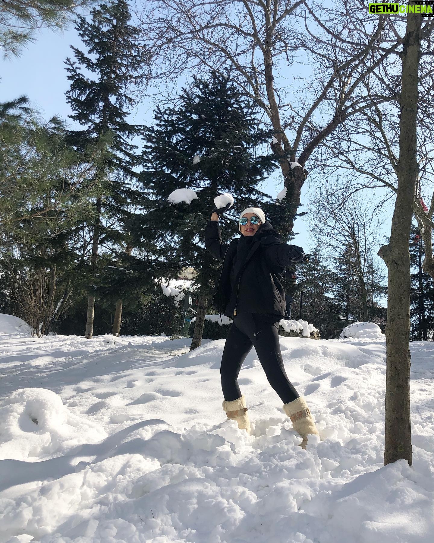 Nebahat Çehre - 46.8K Likes - Bugün bende çocuklaştım ⛄️