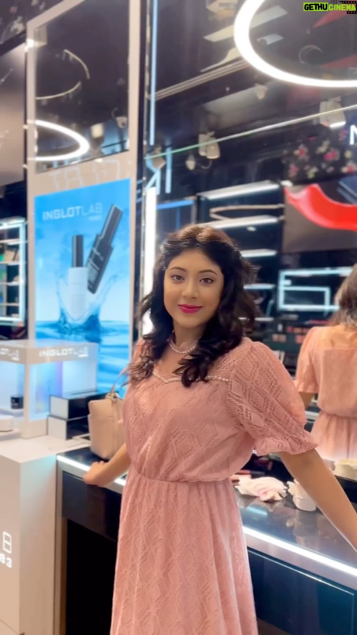 Neelanjona Neela Instagram - Inglot: Where makeup becomes art. Let’s paint the town with beauty! 💄✨ #InglotBeauty #MakeupArtistry #inglotbangladesh