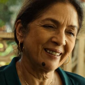Neena Gupta Instagram - Mere dil ke behadd kareeb yeh kahani, dekhna zaroor! 

#MMRKonPrime, watch now only on @primevideoin

@apnabhidu  @abhishekchn @itsmonikapanwar @whofaisalmalik @rakhisawant2511 @vjymaurya @payalaroras @madeinmaurya @sanjeevkumarnair #ReverieEntertainment