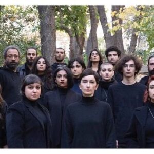 Negar Javaherian Instagram - نمایش تمام می شود و حقیقت عریان می گردد. 

قهرمانان حقیقی ما، مردم بی‌نامند. 
اشتباهاتمان را خط نمی‌زنیم، دوباره مشق می‌کنیم و می‌آموزیم...
راه بی شمار است و امید به روز نو ، بسیار. 

@hamidpourazari 
@soheilagolestani 

#ما_همه_با_هم_هستیم #زن_زندگی_ازادی #مهسا_امینی #بلوچستان #کردستان