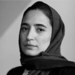 Negar Javaherian Instagram - #نمایش می‌تونم انتخاب ‌کنم ببینم. می‌تونم انتخاب کنم نبینم. ‏Audience/ مـُخاطب مولف: جابر رمضان ‏THE HOLE IN THE WALL THEATER اردی‌بهشت و خرداد ۱۴۰۱ | تماشاخانه ایرانشهر | سالن استاد سمندریان | ساعت ۱۸:۳۰ پی‌نوشت: 🔺محتوای این‌نمایش برای کودکان و نوجوانان مناسب نیست.🔺(۱۶-) تهیه بلیط از سایت: ‏🎫 TIWALL.COM