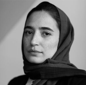 Negar Javaherian Instagram - #نمایش

می‌تونم انتخاب ‌کنم ببینم.
می‌تونم انتخاب کنم نبینم.

‏Audience/ مـُخاطب 
مولف: جابر رمضان

‏THE HOLE IN THE WALL THEATER

اردی‌بهشت و خرداد ۱۴۰۱ | تماشاخانه ایرانشهر | سالن استاد سمندریان | ساعت ۱۸:۳۰

پی‌نوشت: 
🔺محتوای این‌نمایش برای کودکان و نوجوانان مناسب نیست.🔺(۱۶-)

تهیه بلیط از سایت:
‏🎫 TIWALL.COM