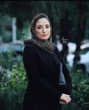 Negar Javaherian Instagram - 🌱
بهار ۱۴۰۱ 
🌱
عکس از سپیده عبدالحی عزیز @sepide.abdolhay
