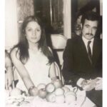 Negar Javaherian Instagram - • دوستت دارم مامان. کاش به اندازه‌ی تو مهربان و بخشنده باشم. پی‌نوشت: خنده‌ام می‌گیره از اون عکسِ آخر، تو و بابا مثلِ بچه‌هایی هستین که وسط خاله‌بازی ازشون عکس گرفتن، ژست جدی گرفتین ولی خنده‌تون گرفته😂❤️❤️