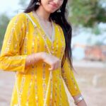Neha Chowdary Endluri Instagram - One evening 💛 🎥 & 🎨 : @mukeshreddy89 Team: @mukeshreddy89 @vamsireddy_111 #neha_nani #reels #trending