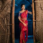Neha Chowdary Endluri Instagram - Pattu cheera feels 🥰 #swipe 📸 : @mkpassionphotography @mukeshreddy89 Makeup & hairstyling: @priyasandeepmakeupartistry @bridalstoptirupati Saree & blouse: @bridalstop_boutique #neha_nani #nehachowdary #traditional #saree #pattusaree