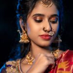 Neha Chowdary Endluri Instagram - Pattu cheera feels 🥰 #swipe 📸 : @mkpassionphotography @mukeshreddy89 Makeup & hairstyling: @priyasandeepmakeupartistry @bridalstoptirupati Saree & blouse: @bridalstop_boutique #neha_nani #nehachowdary #traditional #saree #pattusaree
