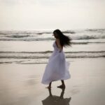 Neha Chowdary Endluri Instagram - Samudram 🤍 🌊 #neha_nani #reels #trending