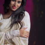 Neha Chowdary Endluri Instagram – Whole song is okay, but this particular scene>>>>🤍 
🎥 & 🎨 : @mukeshreddy89 
Makeup & hairstyling : @priyasandeepmakeupartistry @bridalstoptirupati 
Team: @vamsireddy_111 @himaharshitha_28_ @madhaviveluru @gangasaireddy94 

#neha_nani #reels #trending #remo #scene
