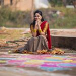 Neha Chowdary Endluri Instagram - మకర సంక్రాంతి శుభాకాంక్షలు 🌾🤗 #swipe 📸 : @avinash_mukkamala Outfit: @elegant_threads_by_salma #neha_nani #nehachowdary #sankranthi #happysankranti #sankranthi2024 #happypongal
