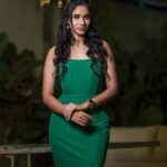 Neha Chowdary Endluri Instagram – Birthday Outfit 💚 ! #swipe 

📸- @mkpassionphotography 🔥
Makeup: @priyasandeepmakeupartistry @bridalstoptirupati 

#neha_nani #nehachowdary #birthdayoutfit #cheersto21
