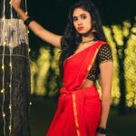Neha Chowdary Endluri Instagram - The look in detailing ❤️ #swipe 📸 & 🎨 : @mukeshreddy89 @mkpassionphotography Makeup , hairstyling & saree draping : @priyasandeepmakeupartistry @bridalstoptirupati Thanks for the location Sandeep annaa!! @priyasandeepmakeupartistry 🔥 Team : @mukeshreddy89 @vamsireddy_111 @gangasaireddy94
