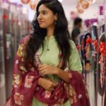 Neha Chowdary Endluri Instagram – Celebrate Diwali with blasting offers in our very own Sathya showroom and own all required Home
Appliances for this festival!

Glimpse of the incredible offers to double up our celebration… Buy a Fridge and receive a Complementary Cooker, Mixer, Lunch Box Set, and more! Buy any smartphone and get a free Hapi pola brand wireless headphone. Get a Smartwatch for only 499/- and much more  fantastic deals on various home appliances! Let this Diwali be a Sathya happiness diwali!

Branches :
Sullurpeta (SHAR Bypass Road),
 Chittoor (Old Bus Stand Near),
 Naidupeta (Opp to Railway Station), 
Venkatagiri (Near Bus Stand),
Tirupathi (Tirumala Bypass Road), 
Pileru (Cross Road Junction)