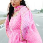Neha Chowdary Endluri Instagram - Joe 💕😍 Outfit: @elegant_threads_by_salma #neha_nani #reels #trending