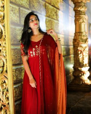 Neha Chowdary Endluri Instagram - When in doubt , wear red ❤️ #swipe 
Outfit: @elegant_threads_by_salma 

#neha_nani #nehachowdary