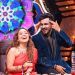Neha Kakkar Instagram - Meet @sanjurathod07 The Man who Sang and Created My recent favourite #GulabiSari ♥️ God bless you Sanju!!!! Thank you #SuperstarSinger3