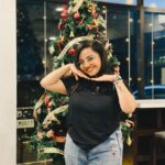 Neha Menon Instagram - Aren’t the Christmas bells ringing yet!??🎄🔔🎅🏻 #favouriteseason❄️ ( My go-to pose! I’m sorry, not sorry🙆🏻‍♀️)