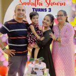 Neha Menon Instagram - One happy picture🤎 Glad Acha was able to be there for Saahithi’s birthday this year!🫂 #Saahithiturns3#SaahithiShewin#Nehahmenon#saahithilovesyall